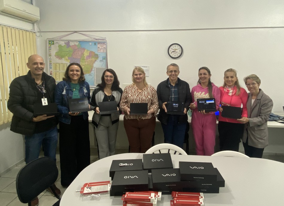 Prefeitura adquire tablets para a Rede Pública Municipal de Ensino