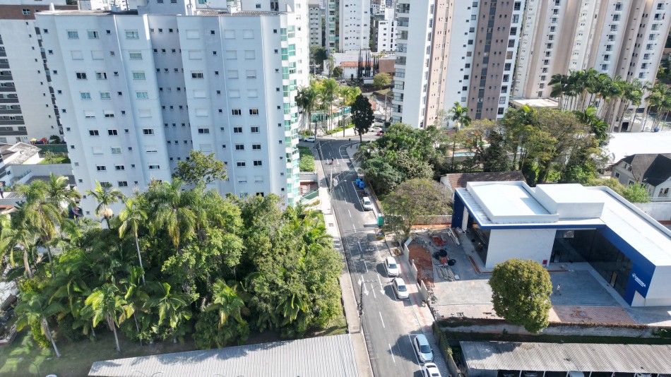 Prefeitura de Blumenau sinaliza ruas e conclui pacote de obras no bairro Victor Konder