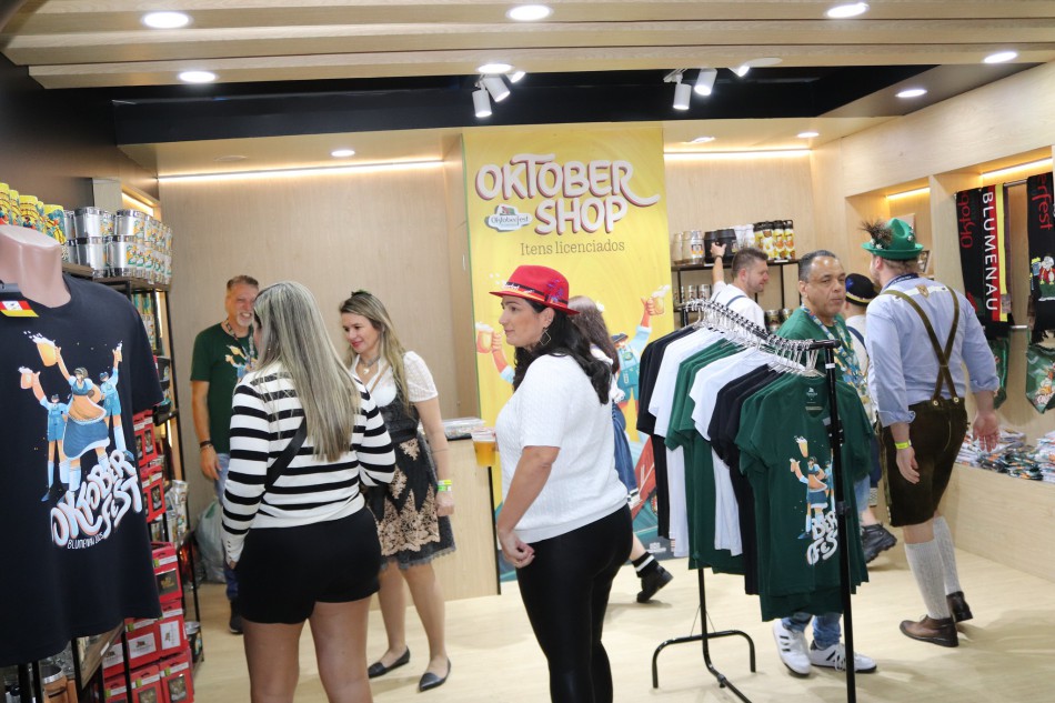 Linha de produtos licenciados da Oktoberfest ajuda a eternizar memórias nos 40 anos da festa