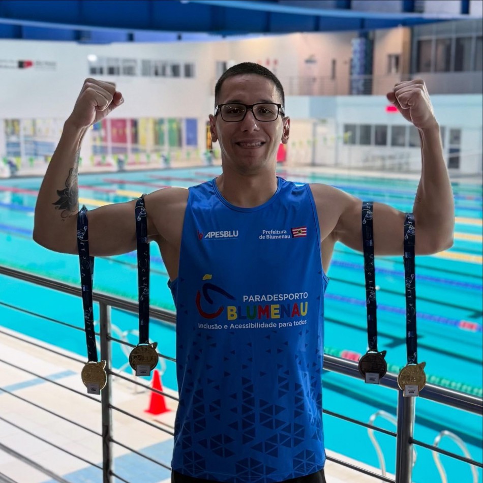 Paratletas do Programa Paradesporto de Blumenau são medalhistas nos campeonatos brasileiros de natação e de atletismo