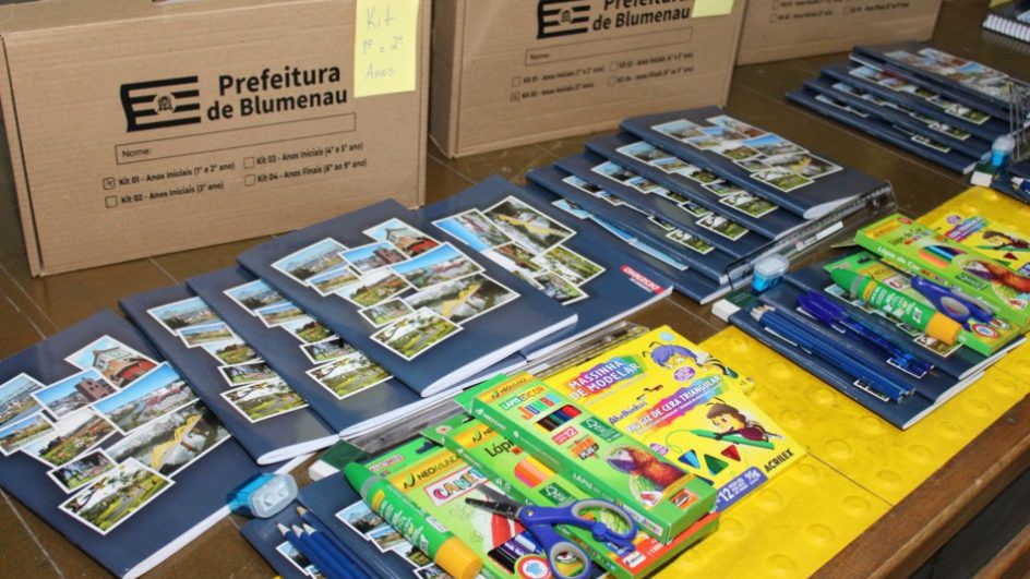 Prefeitura de Blumenau confirma a entrega do material escolar para todos estudantes da rede pública municipal  de ensino