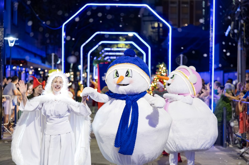 Primeiro desfile do Natal em Blumenau ocorre nesta quarta-feira