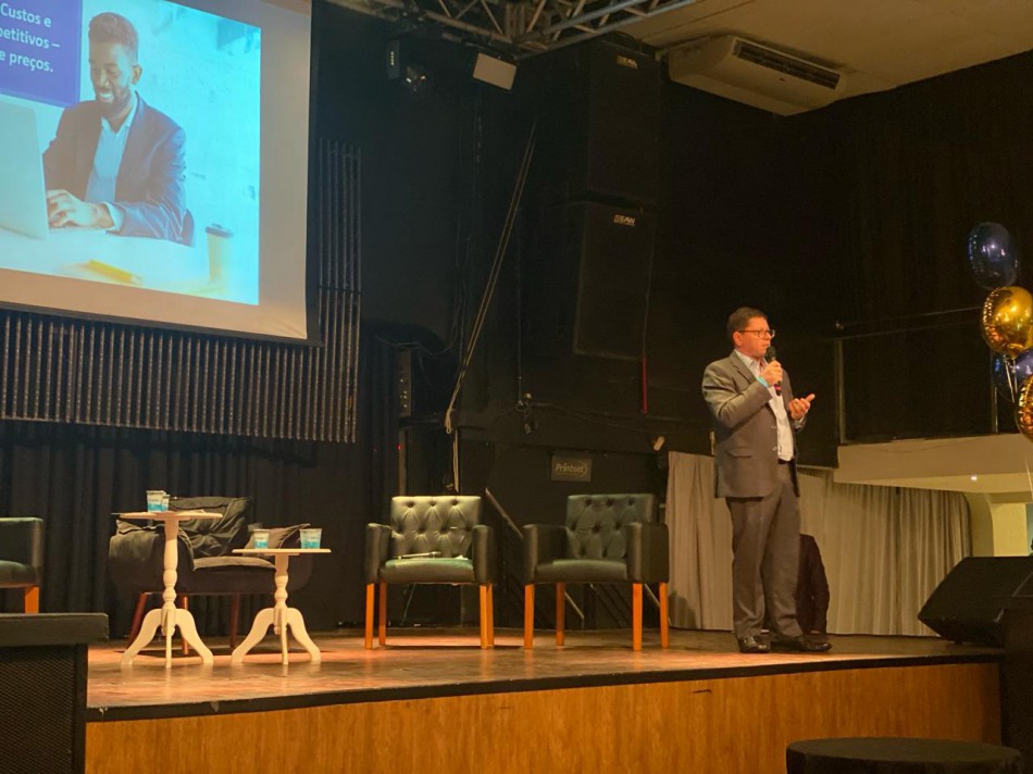 Participação em licitações públicas é debatida em evento com empresários contábeis