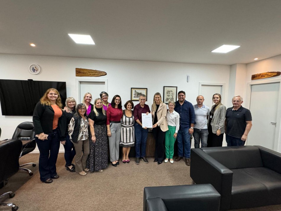Blumenau recebe doação do Estado de três imóveis de educandários da Vila Itoupava