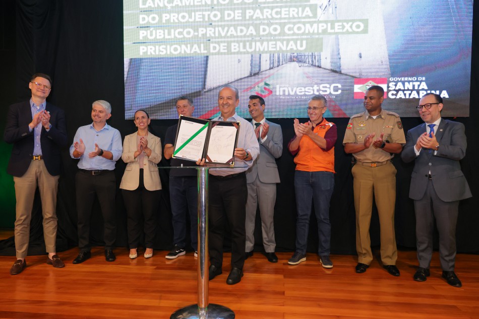 Prefeito Egidio Ferrari participa de lançamento do Complexo Prisional de Blumenau
