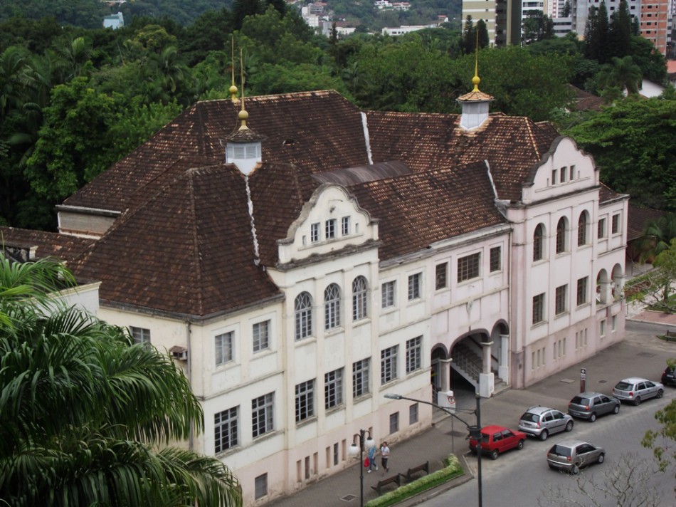 Estado aprova projeto de restauro do telhado da FCB
