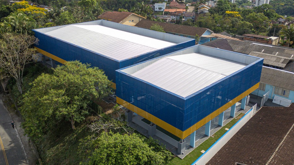 Prefeitura entrega nova estrutura de esporte e lazer na EBMB Profª Norma Dignart Huber