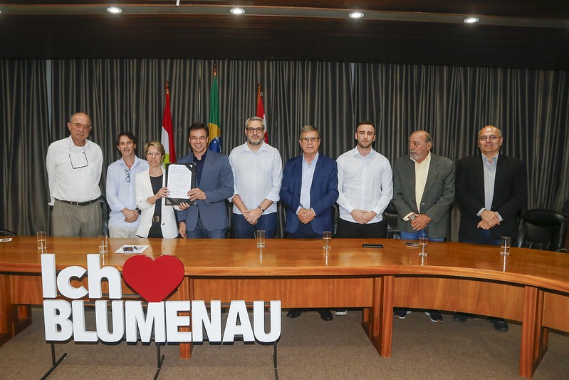 Blumenau apresenta projeto que cria o Memorial da Tipografia