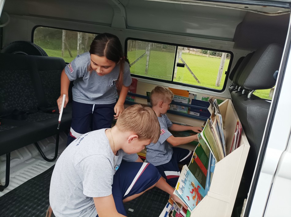 Biblioteca Ambulante volta a circular nesta semana nas escolas mais distantes da região central