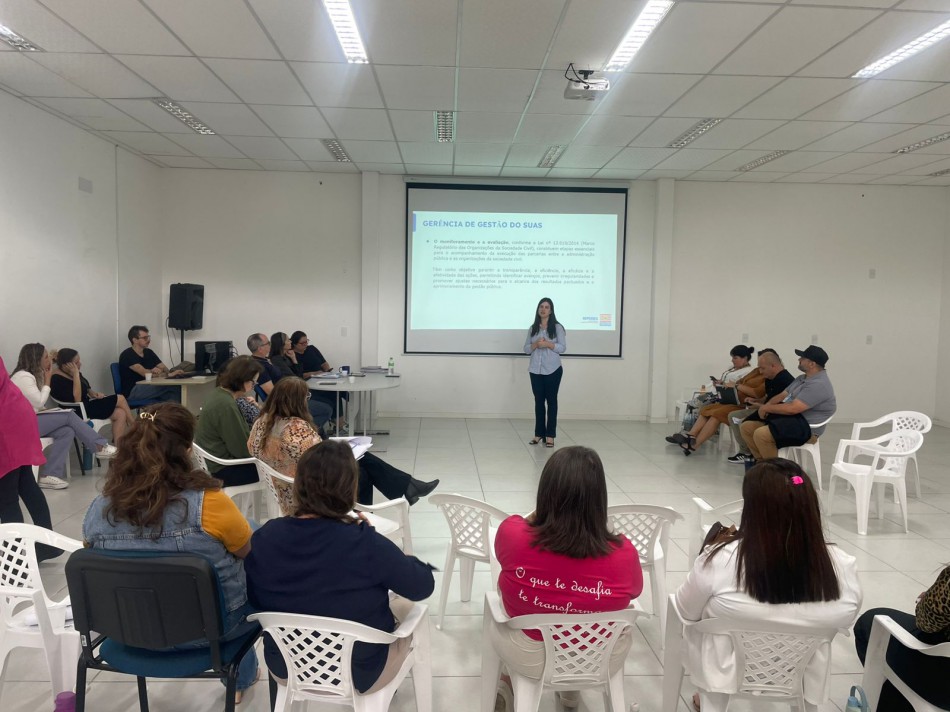 Encontro discute as políticas públicas para atendimento a crianças e adolescentes