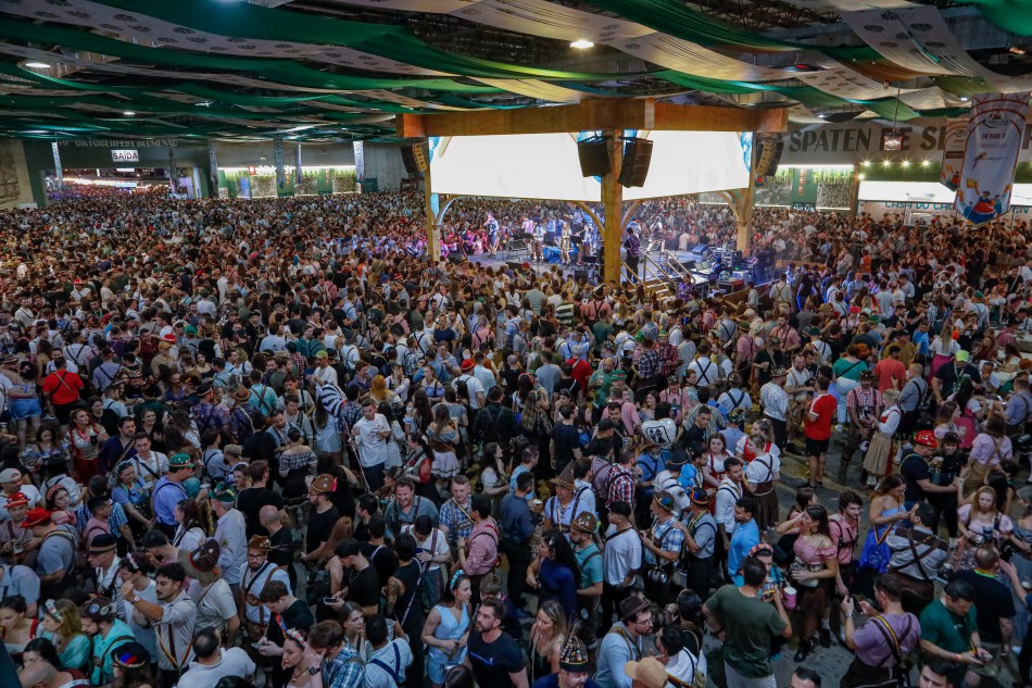Oktoberfest Blumenau reforça título de festa mais segura do Brasil