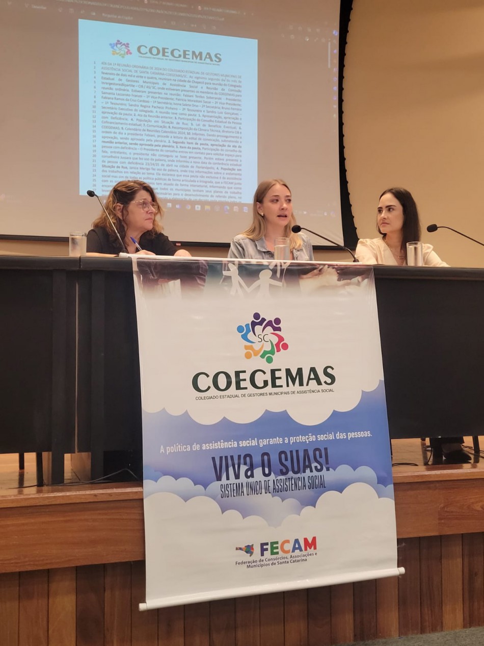 Blumenau participa de reuniões de gestores de Assistência Social em Florianópolis