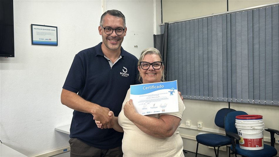 "Reciclar é a minha vida", diz professora que participa de capacitação para trabalhar com composteiras em CEI de Blumenau